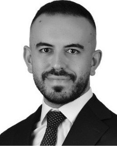 Retrato de Erdoğan Karadağ