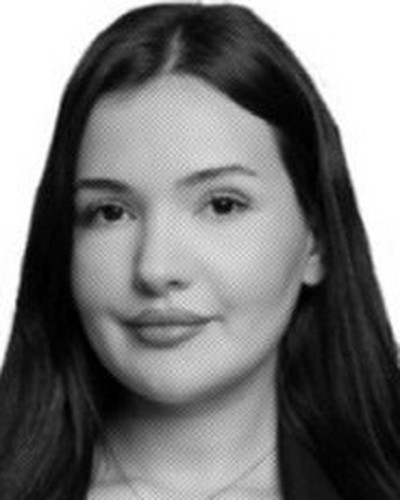 Retrato de Emire Özeyranlı