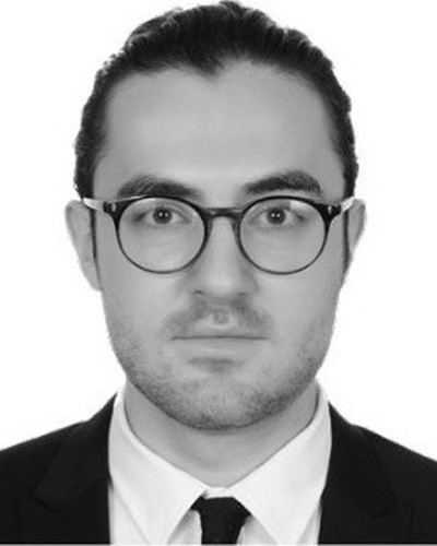 Retrato de Akın Bel
