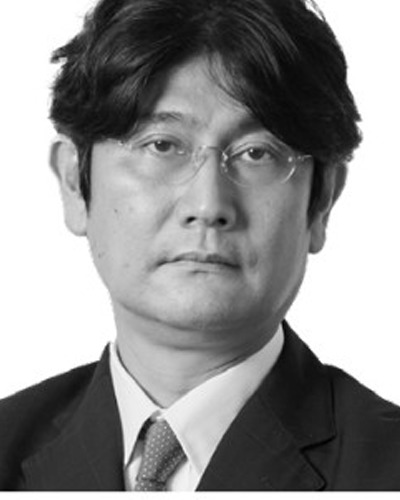 Retrato de Hiroshi Watanabe