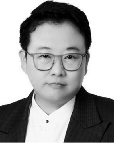 Retrato de Noppramart Thammateeradaycho