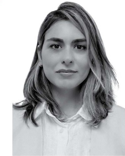 Retrato de Mitra Mohtashami