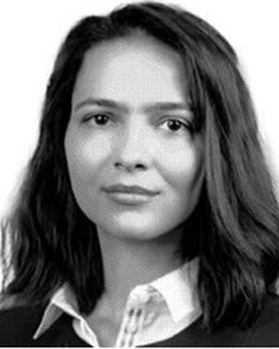 Retrato de Madalina Arcana