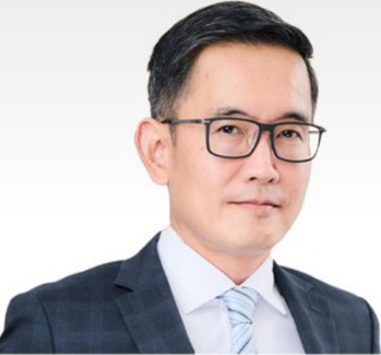 Retrato de Supawat Srirungruang