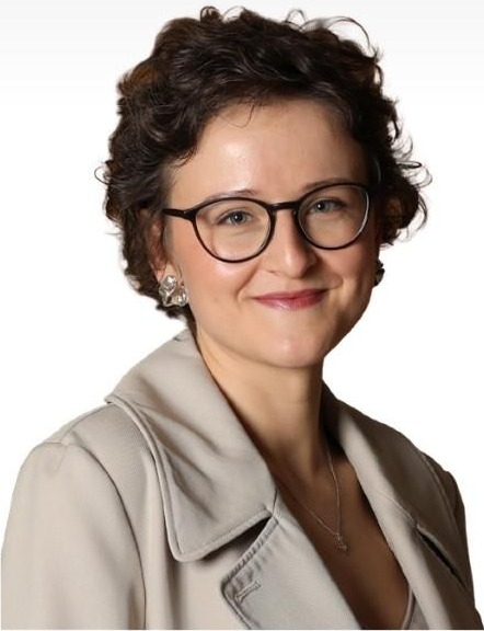 Retrato de Aleksandra Mirgorodskaia